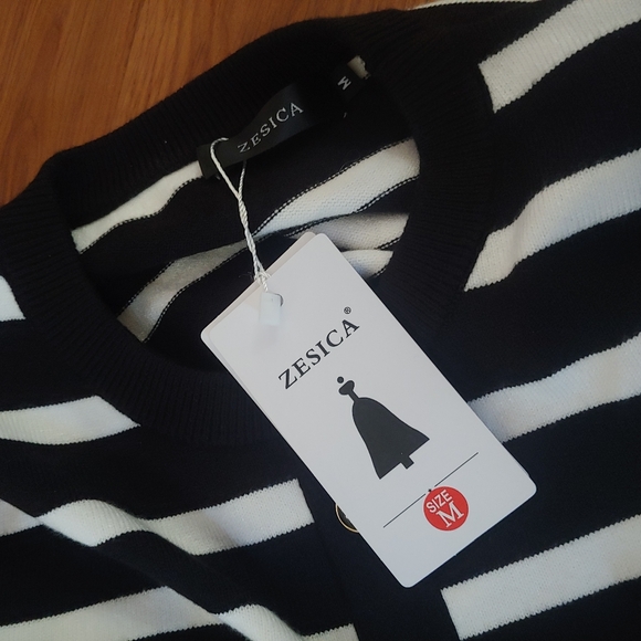 NWT Zesica Black White Striped Crew Gold Button Old Money Knit Sweater Top M - Picture 6 of 9